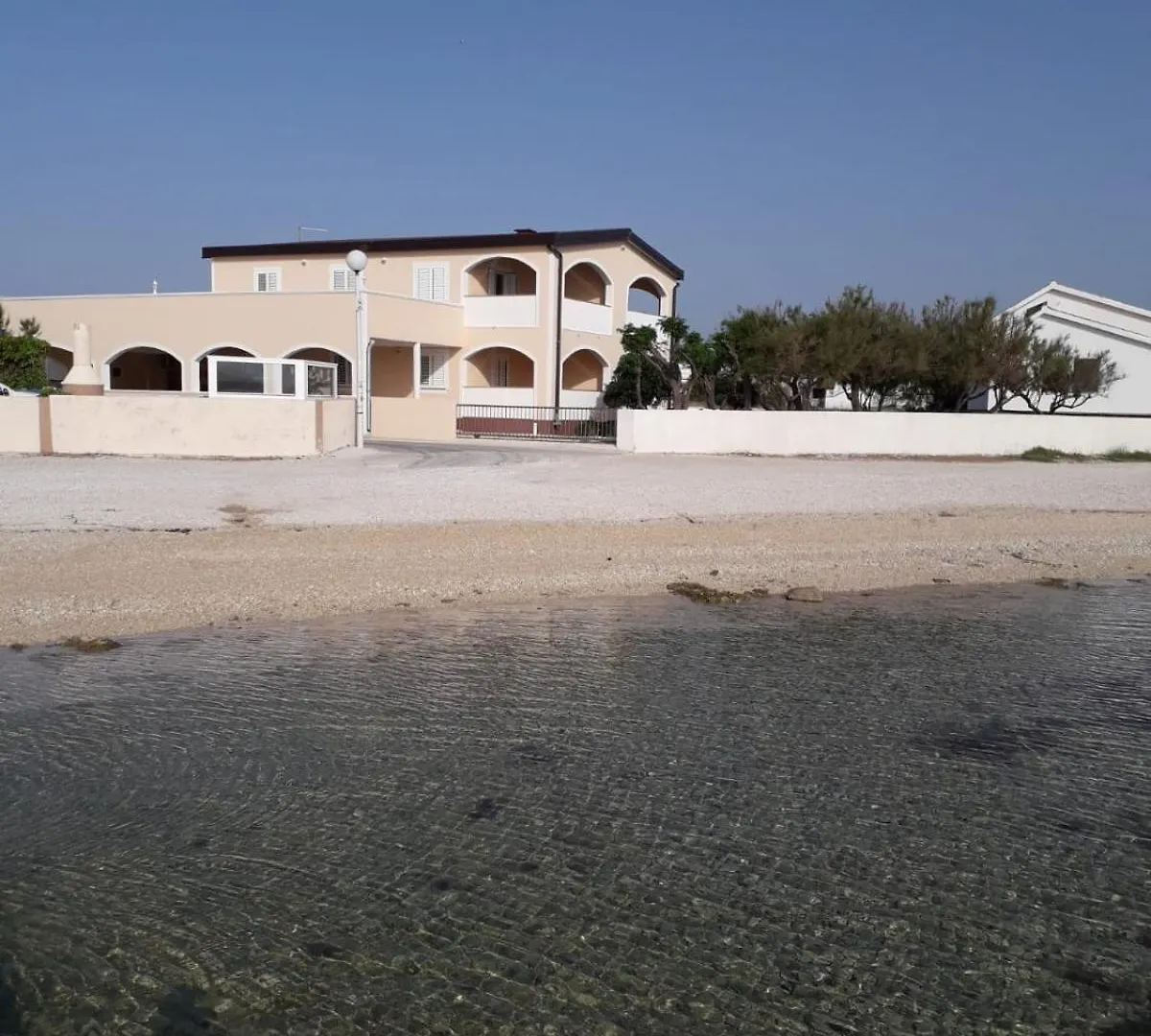 Apartmani Borovec Vir